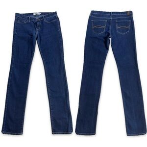 Abercrombie Erin Straight Leg Mid Rise Jeans Size 6 L x 32 Length